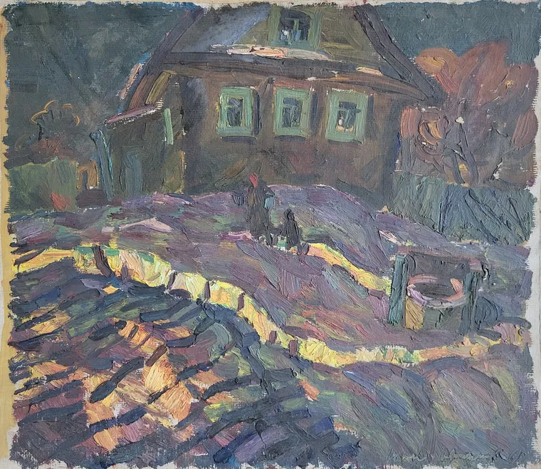 Колодец у дома зимой